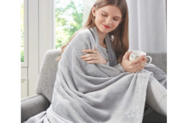 Plush Fleece Blanket Just $8.99 (Reg. $15)!