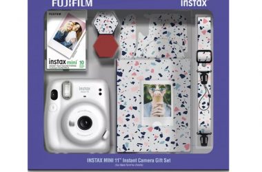 Fujifilm Mini 11 Holiday Bundle Just $69.99!